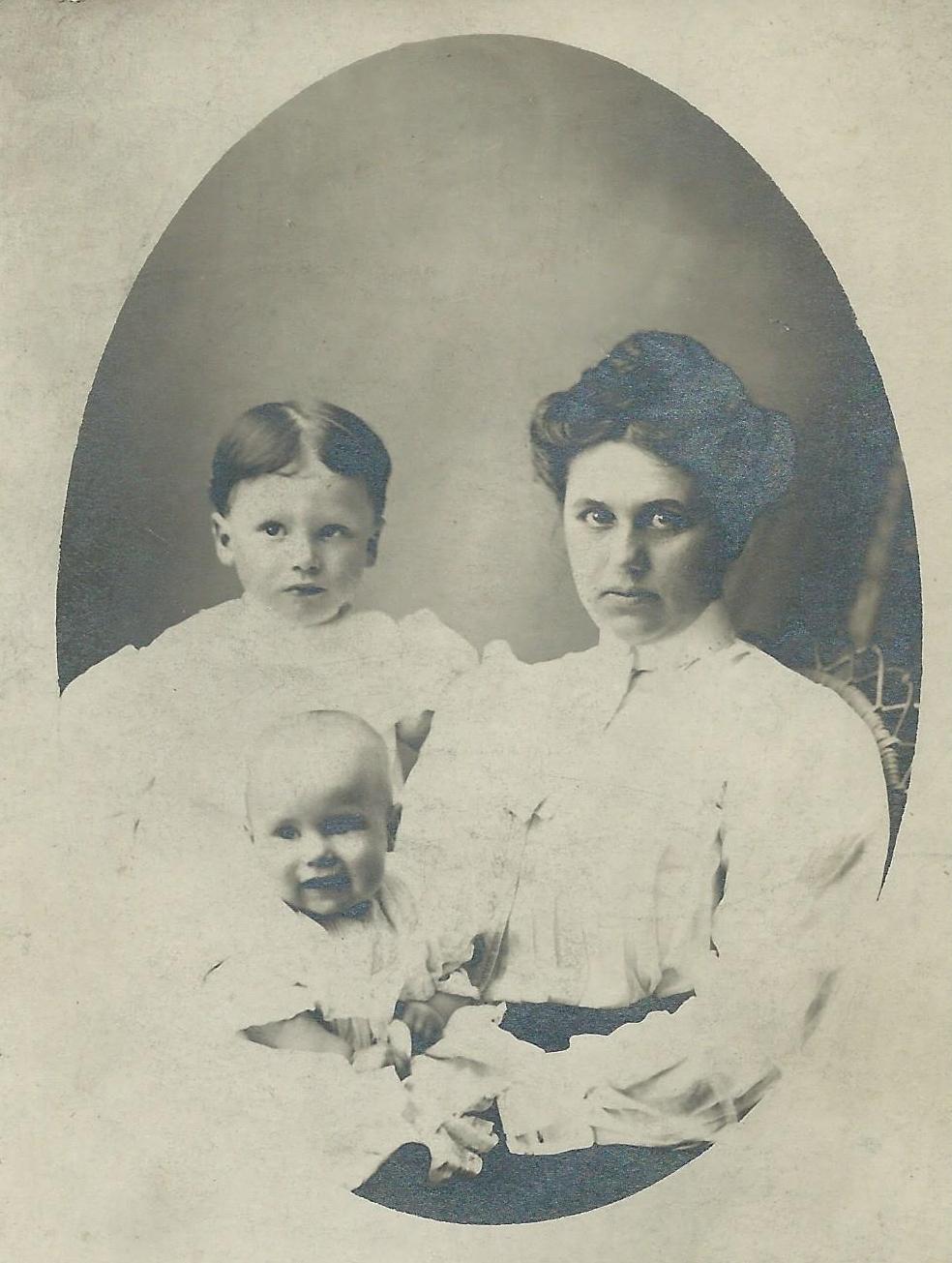 Emma Sarah Merrill McNitt with sons Walter and Glenn