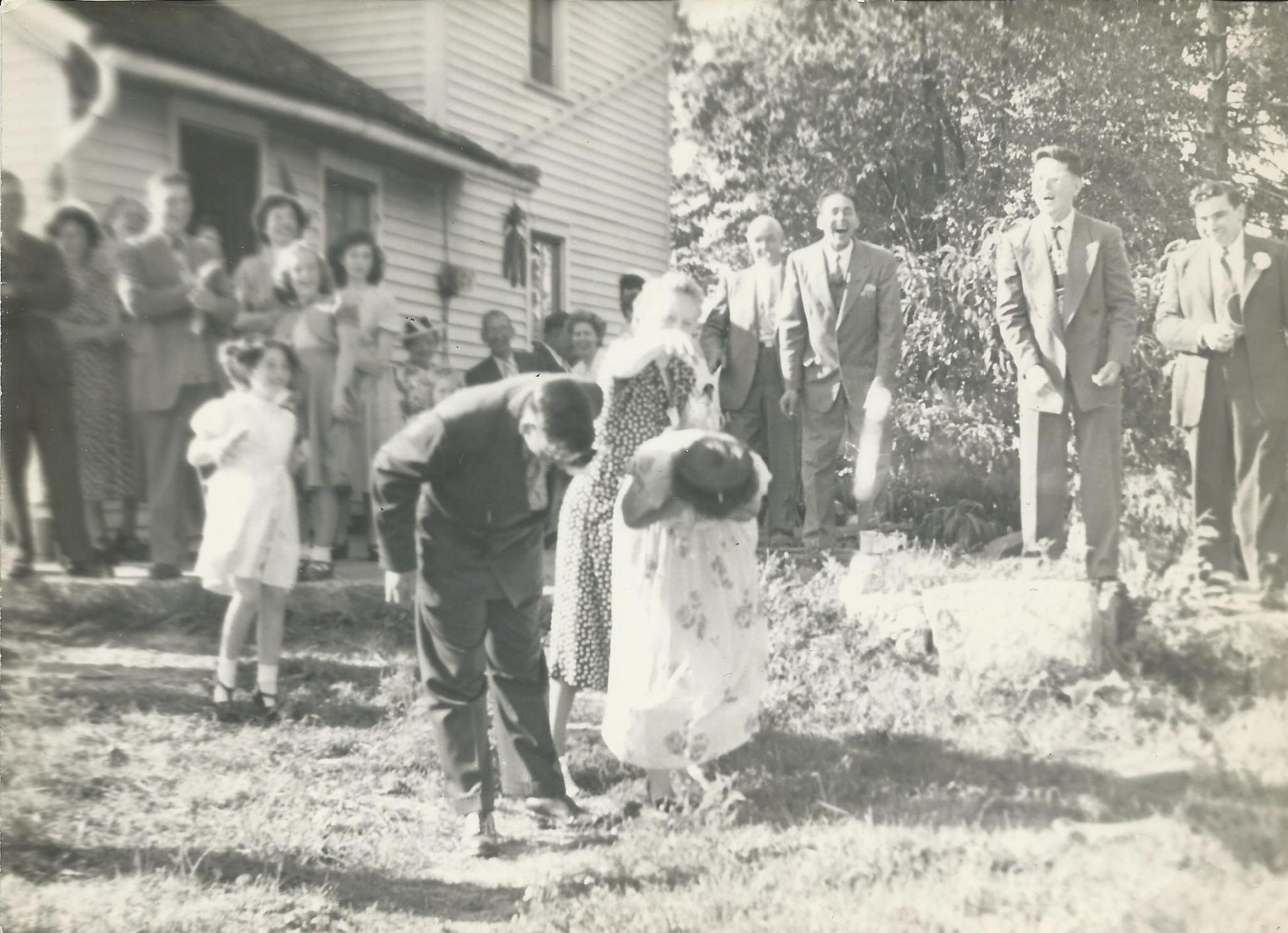 Rice throwing after the wedding of Dallas Munsell and Ruth Weinmann