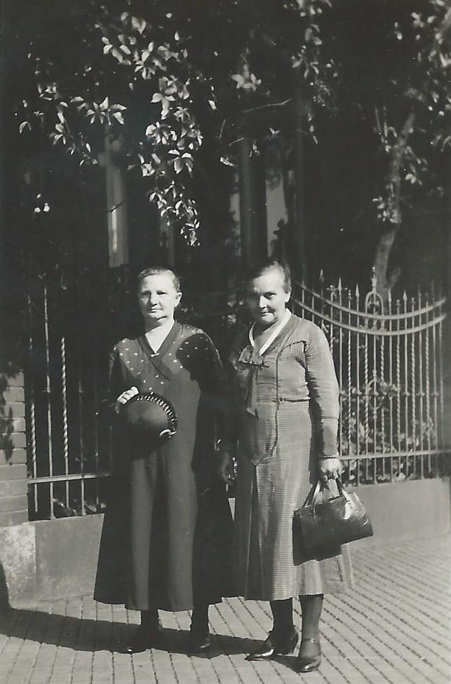 Ida Vogel Weinmmann and her sister Louise Vogel Kolbe